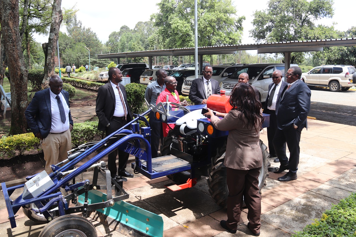 IROC TRACTOR Egerton