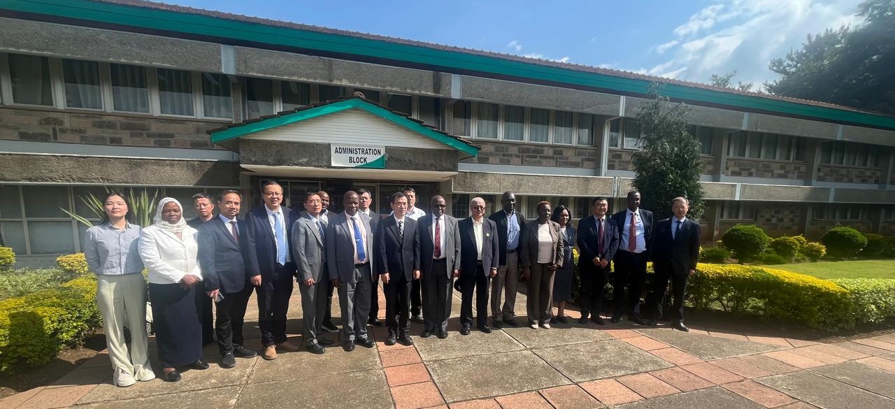 Chinese Delegation Pays Courtesy visit to Vice Chancellor Prof Kibwage