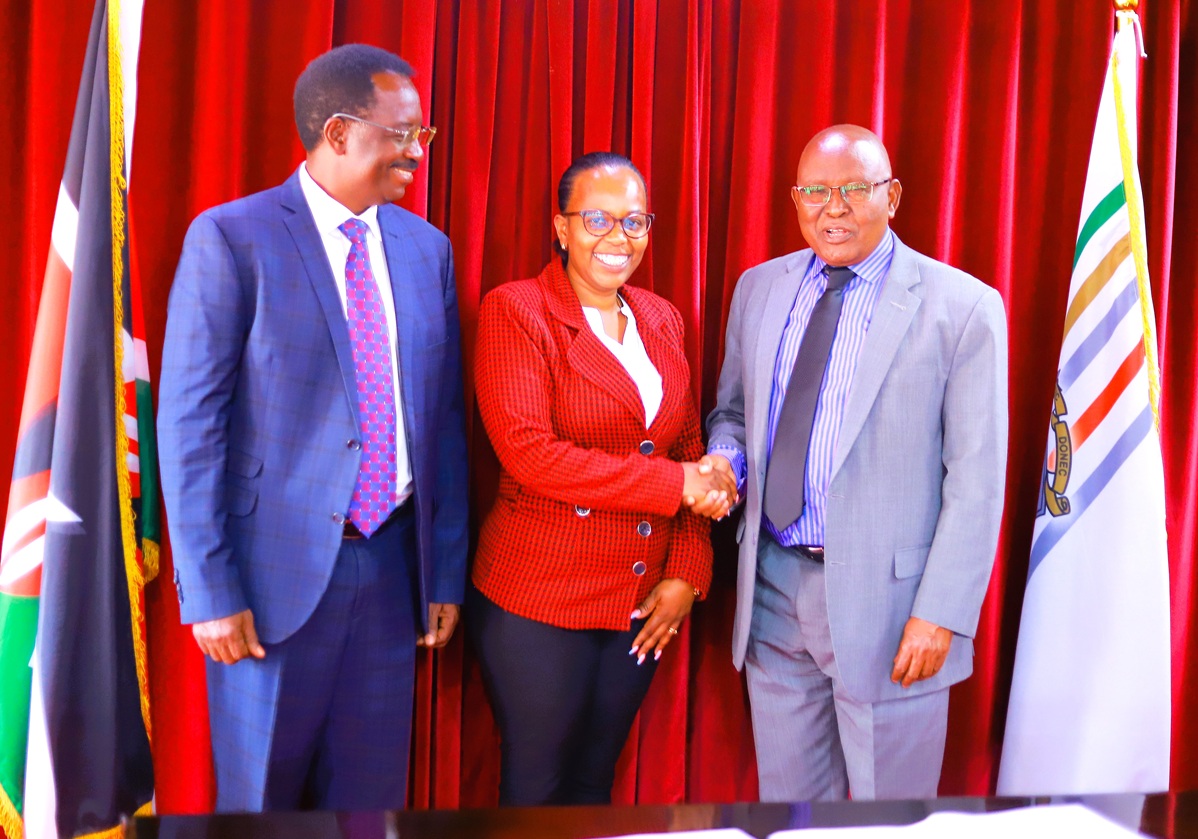 egerton-university-vice-chancellor-prof.-isaac-kibwage-congratulates-ms-naomi-matheri
